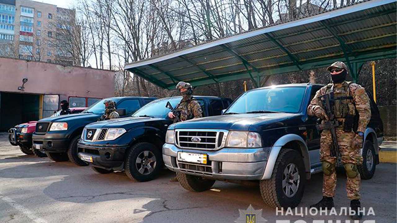 Поліцейські Тернопільщини отримали автомобілі від меценатів