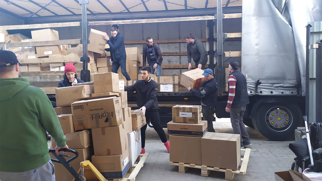Друга фура гуманітарної допомоги  з Барселони прибула на склад благодійного фонду  Ігоря Гуди «Твори добро».