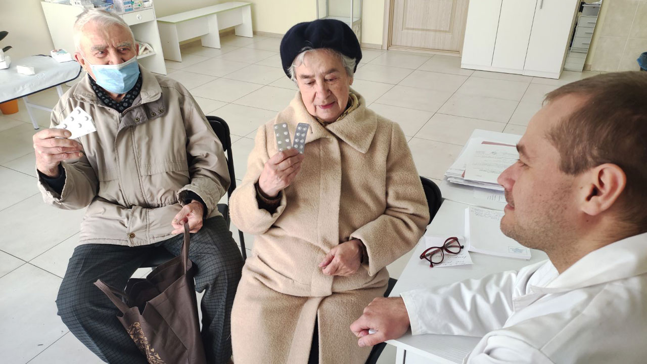 Адміністрація товариства з обмеженою відповідальністю «МІДАС СУМИ» отримала від БФ «Твори добро» медикаменти.
