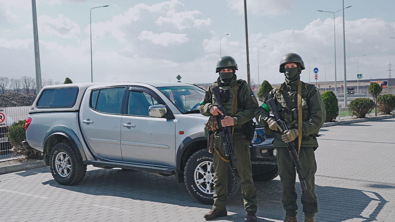 В рамках програми допомоги українським військовим, керівник благодійного фонду «Твори добро» Ігор Гуда передав позашляховик для потреб Нацгвардії.